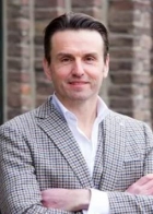 afbeelding van Paul T. van der Heijden