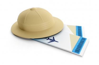 Afbeelding van Flickr (https://www.flickr.com/photos/26023255@N03/9237464248/in/photolist-dmetaQ-9M2DUT-f5hqhY-dmcCBx-9NED8w-9NBTQp-dme512-dmcPjC-dmejMq-9NEKvf-9NCE48), CC BY 2.0 (https://creativecommons.org/licenses/by/2.0/) Safarihoedje met twee vliegtickets eronder